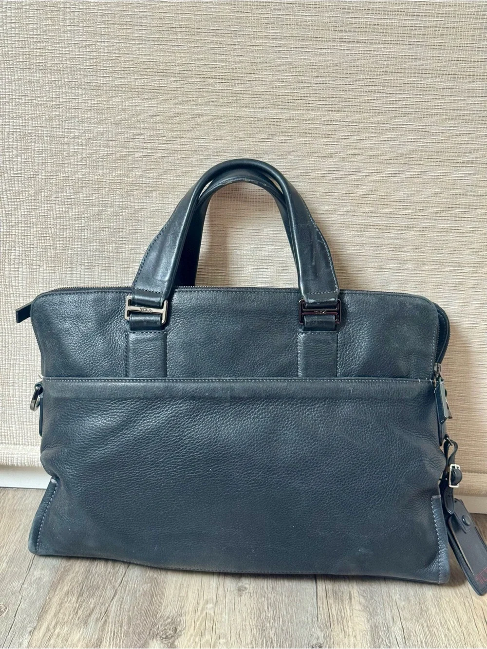 TUMI Black Pebbled Leather Briefcase Laptop Bag Business Messenger Carryall